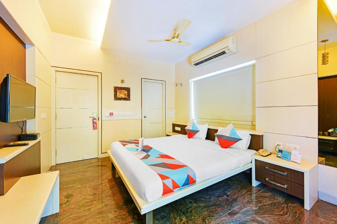 Fabexpress B Zone - Nr Us Consulate Hotel Madras Buitenkant foto