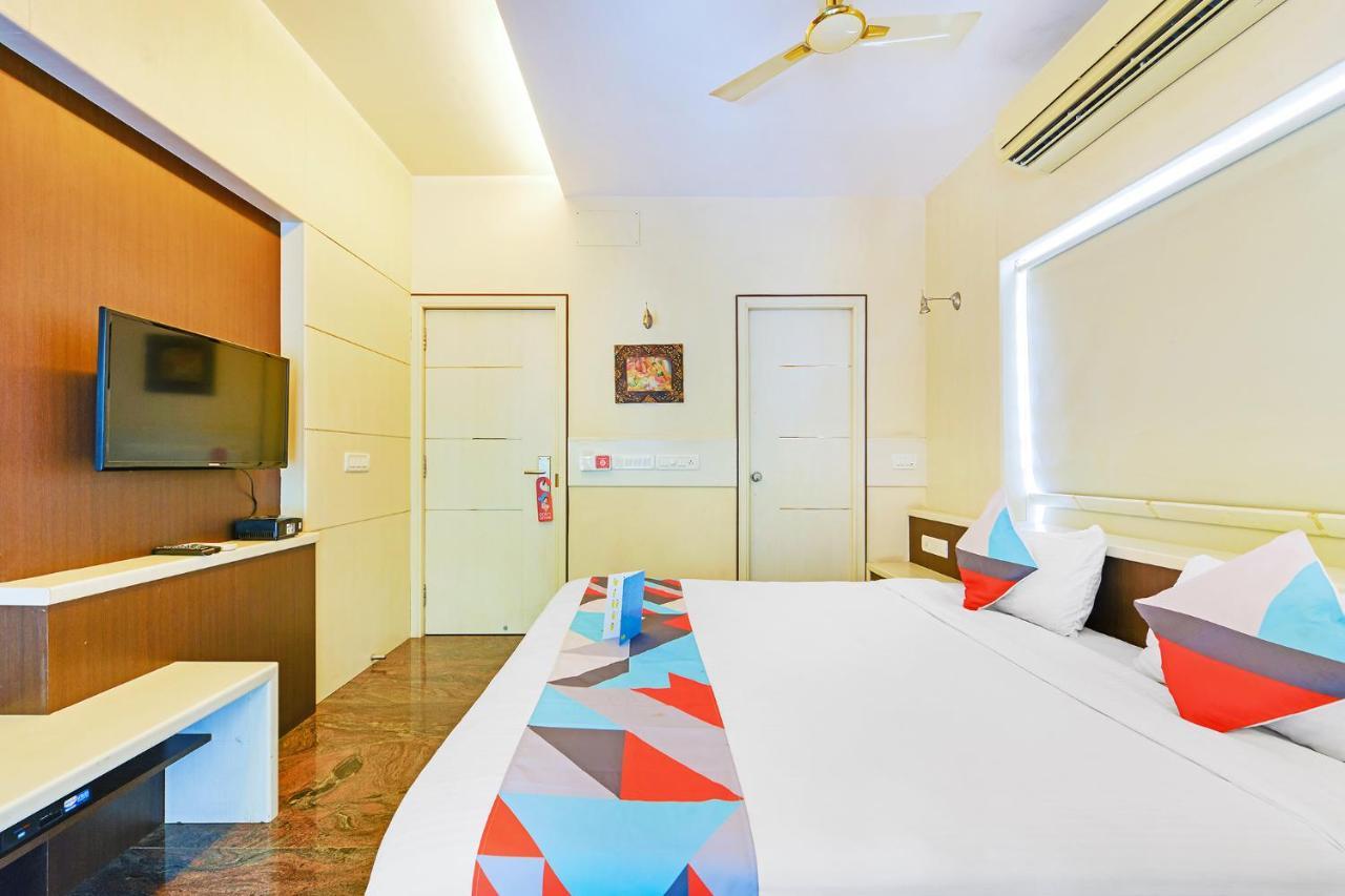 Fabexpress B Zone - Nr Us Consulate Hotel Madras Buitenkant foto